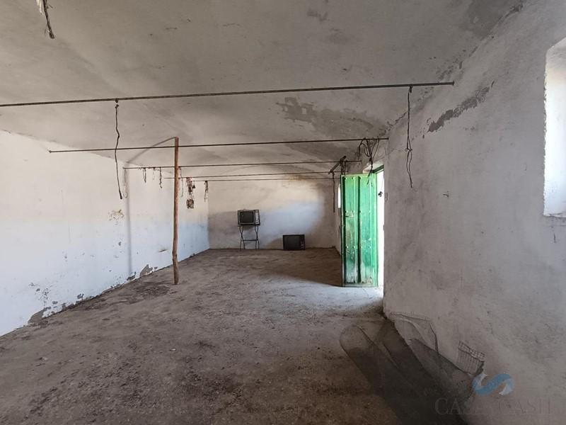 Salgai  etxe  Láchar