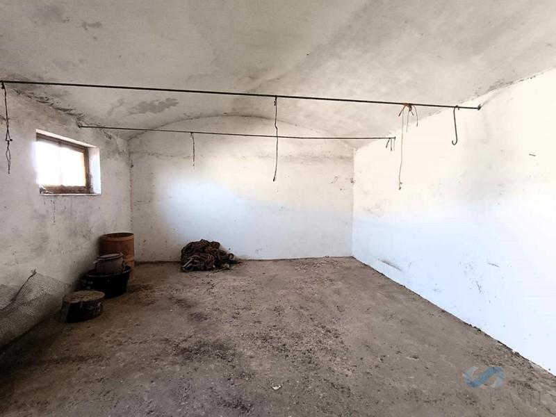 Salgai  etxe  Láchar