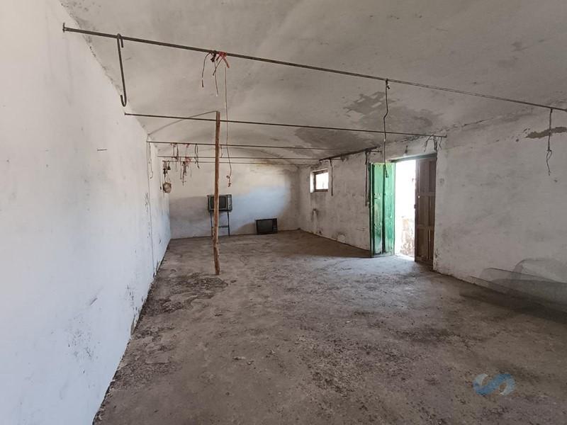 Salgai  etxe  Láchar