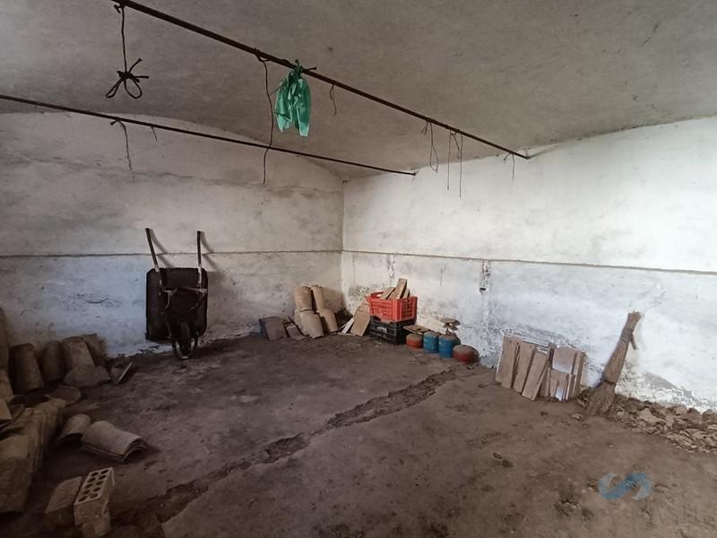 Salgai  etxe  Láchar