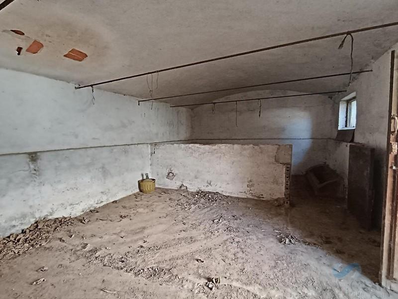 Salgai  etxe  Láchar