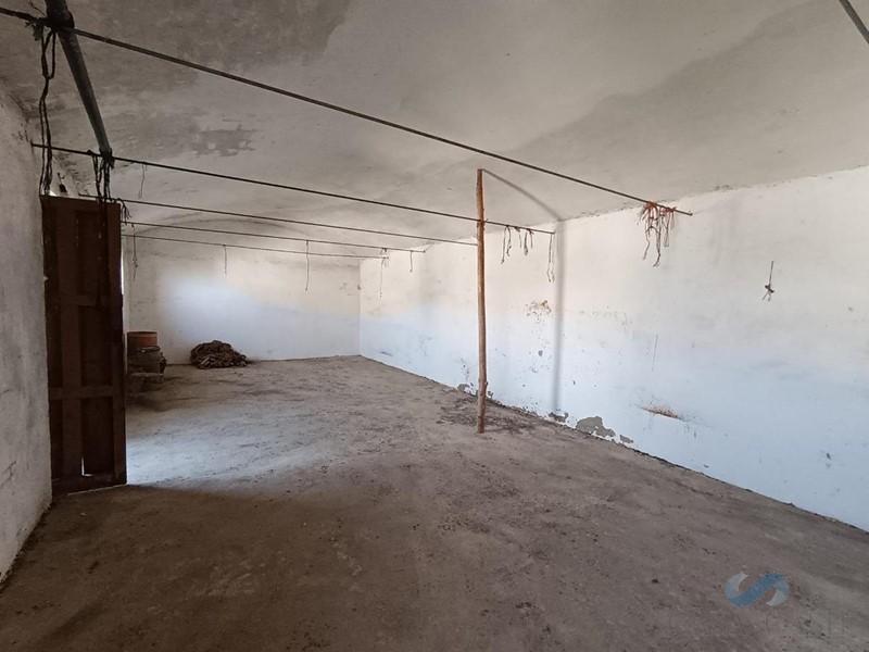 Salgai  etxe  Láchar