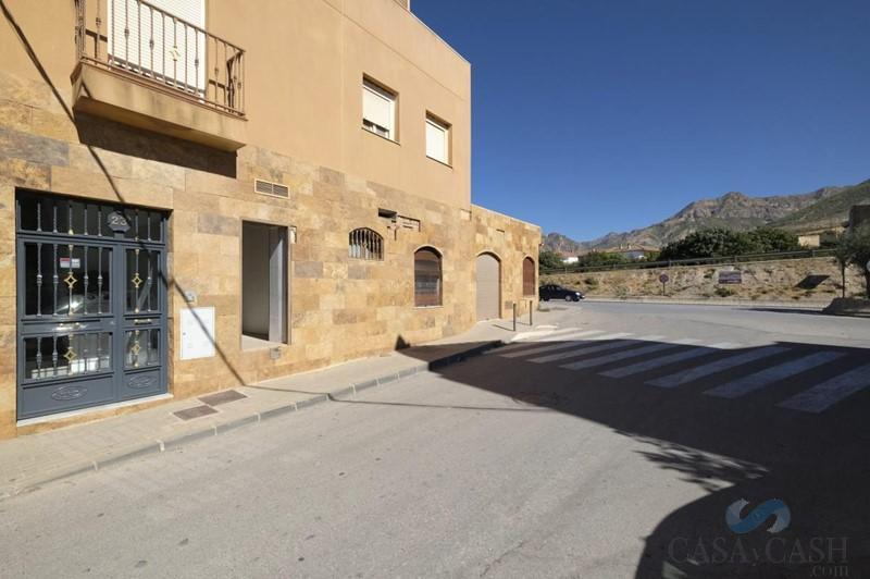 Venda de local comercial a Dúrcal