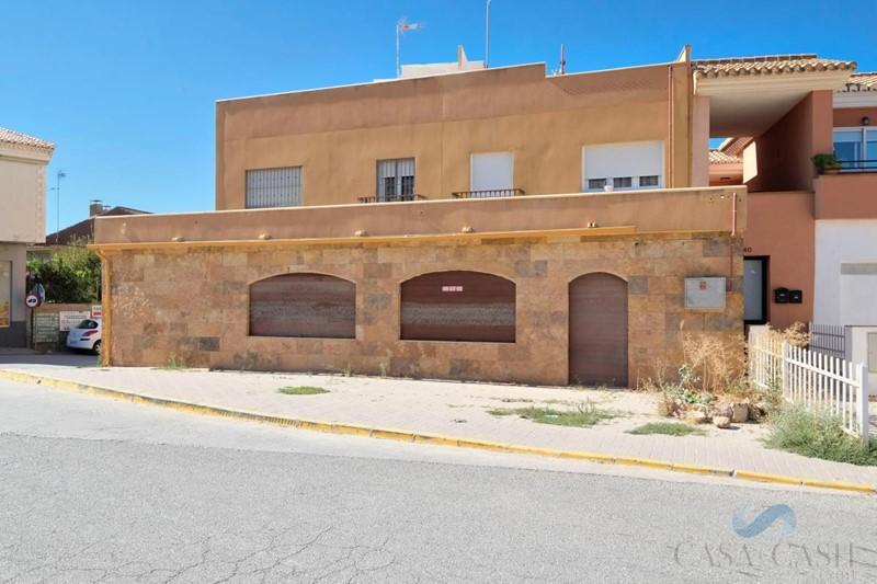 Venda de local comercial a Dúrcal
