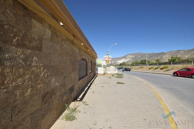Venda de local comercial a Dúrcal