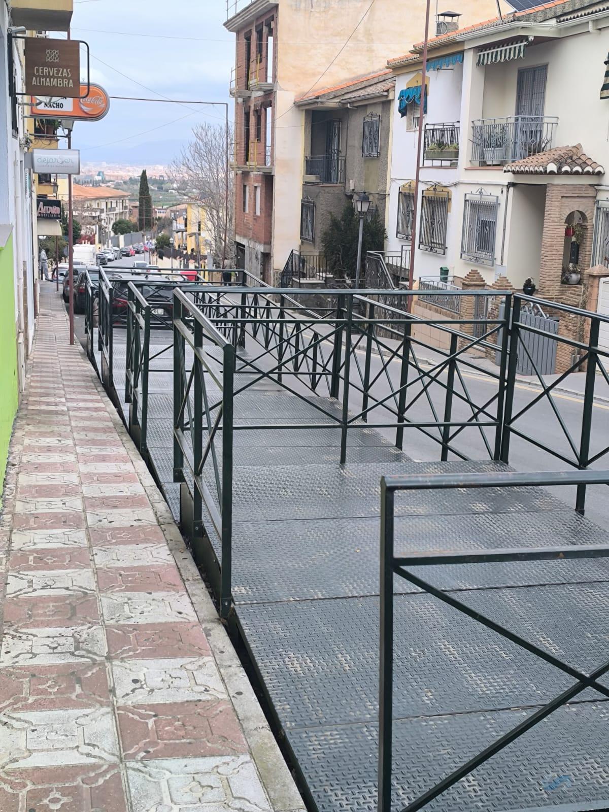 Venta de local en La Zubia