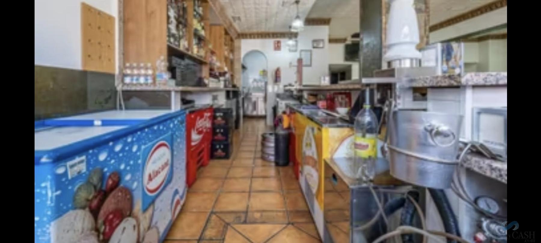 Venta de local en La Zubia