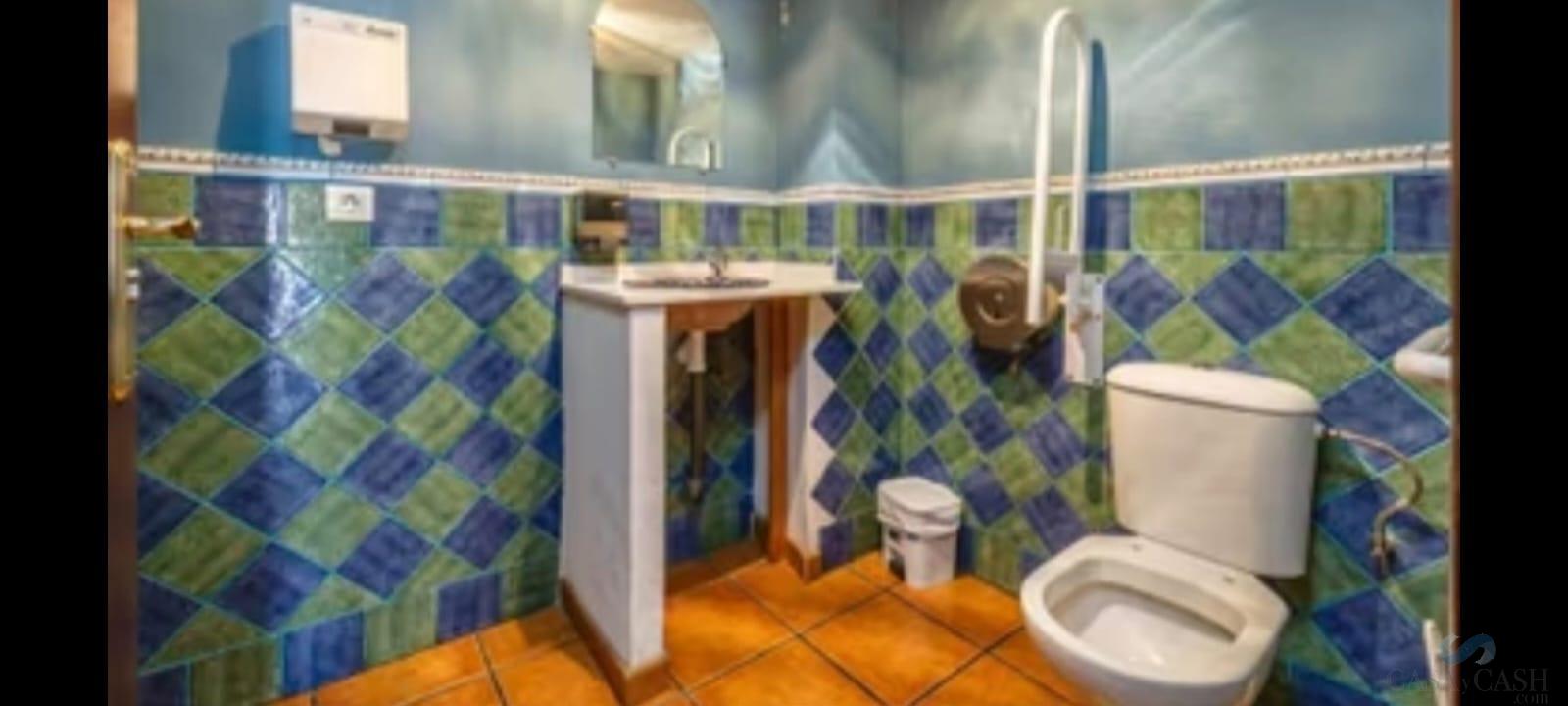 Venta de local en La Zubia