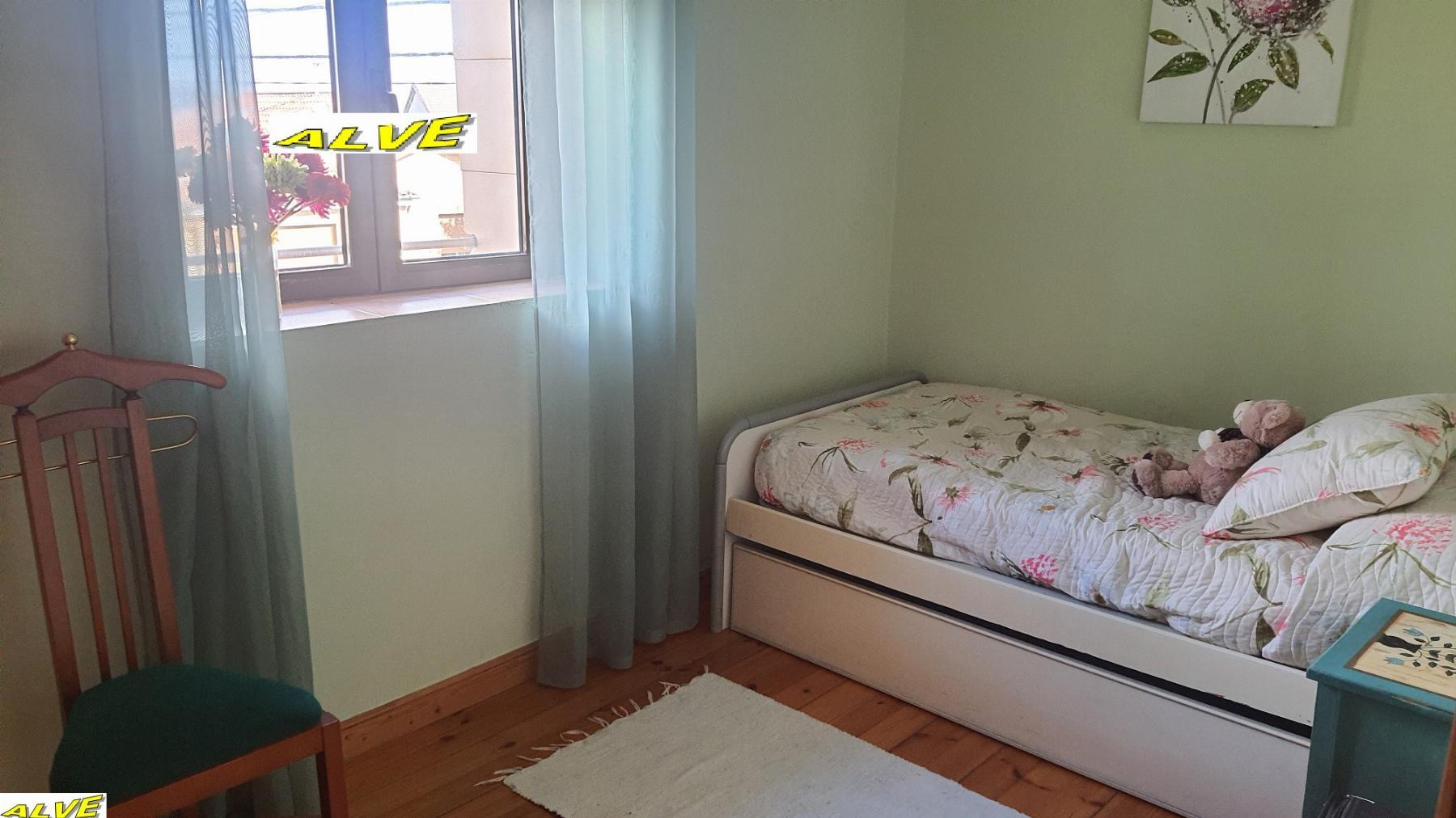 For sale of chalet in Camargo