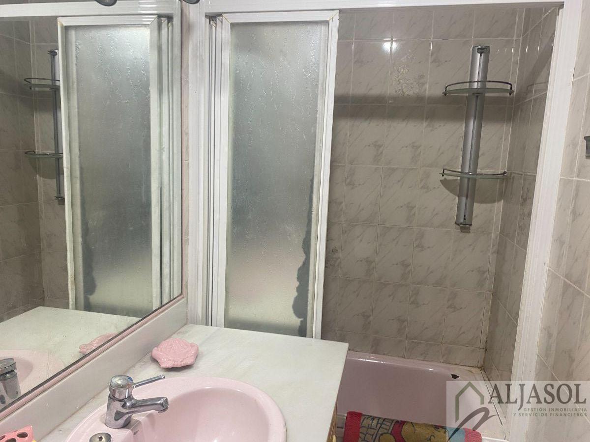 For sale of flat in Castilleja de la Cuesta