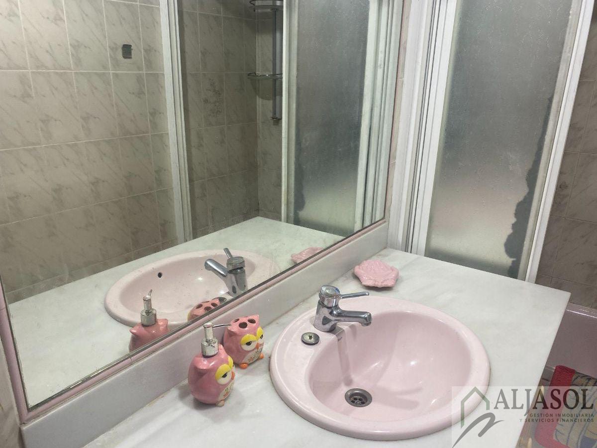 For sale of flat in Castilleja de la Cuesta