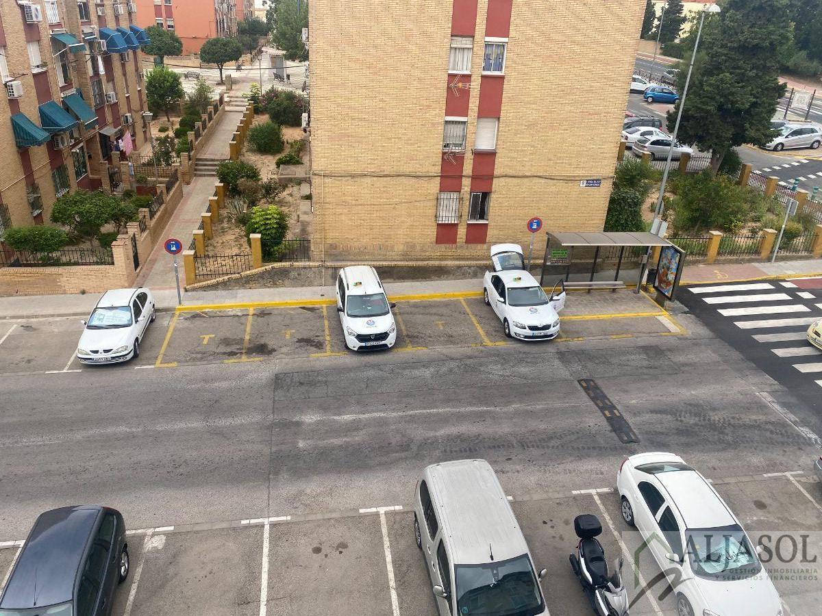For sale of flat in Castilleja de la Cuesta