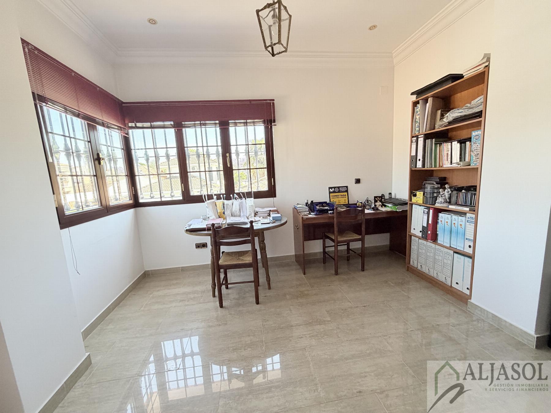 Venta de chalet en Bormujos