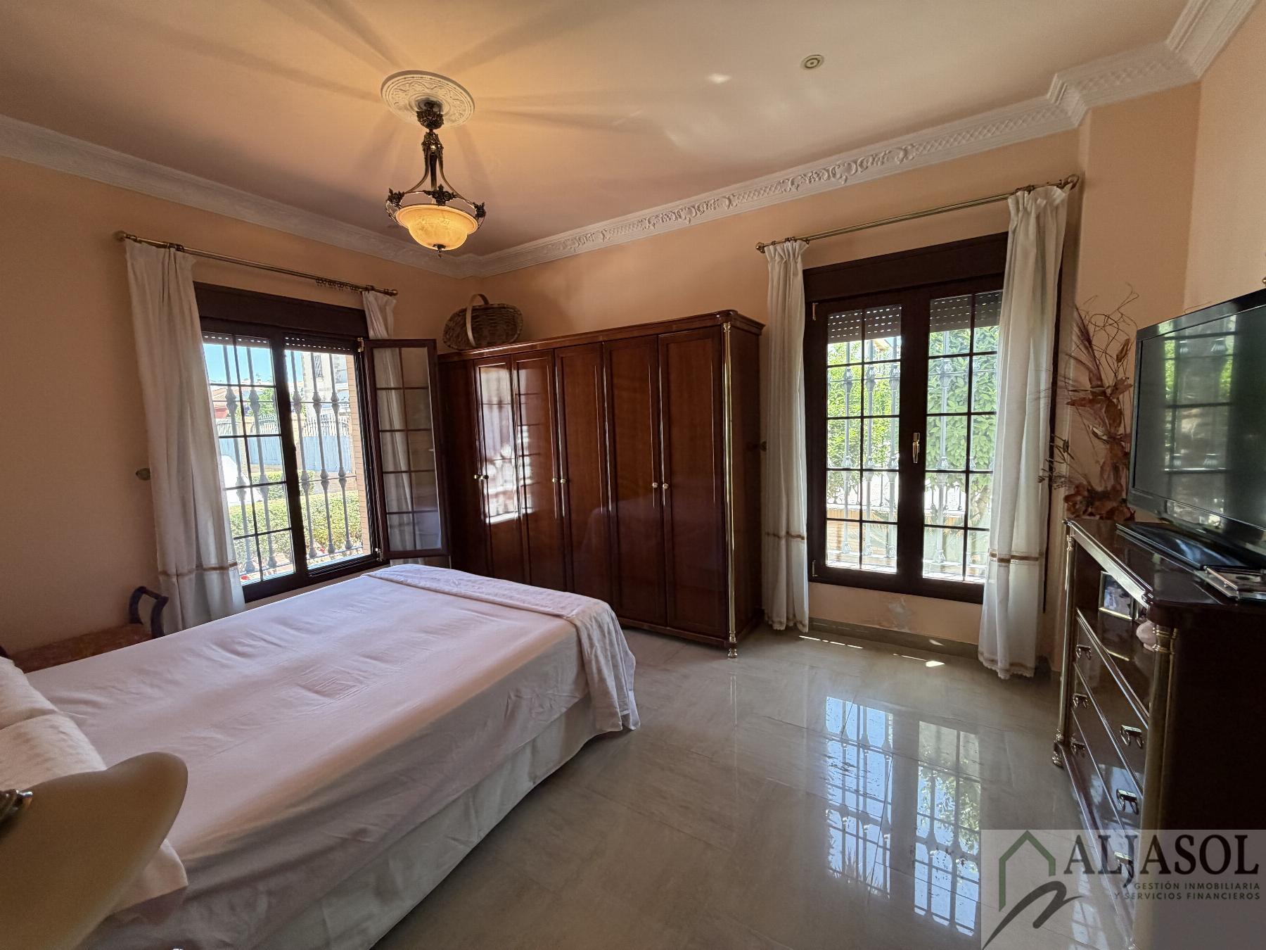 Venta de chalet en Bormujos