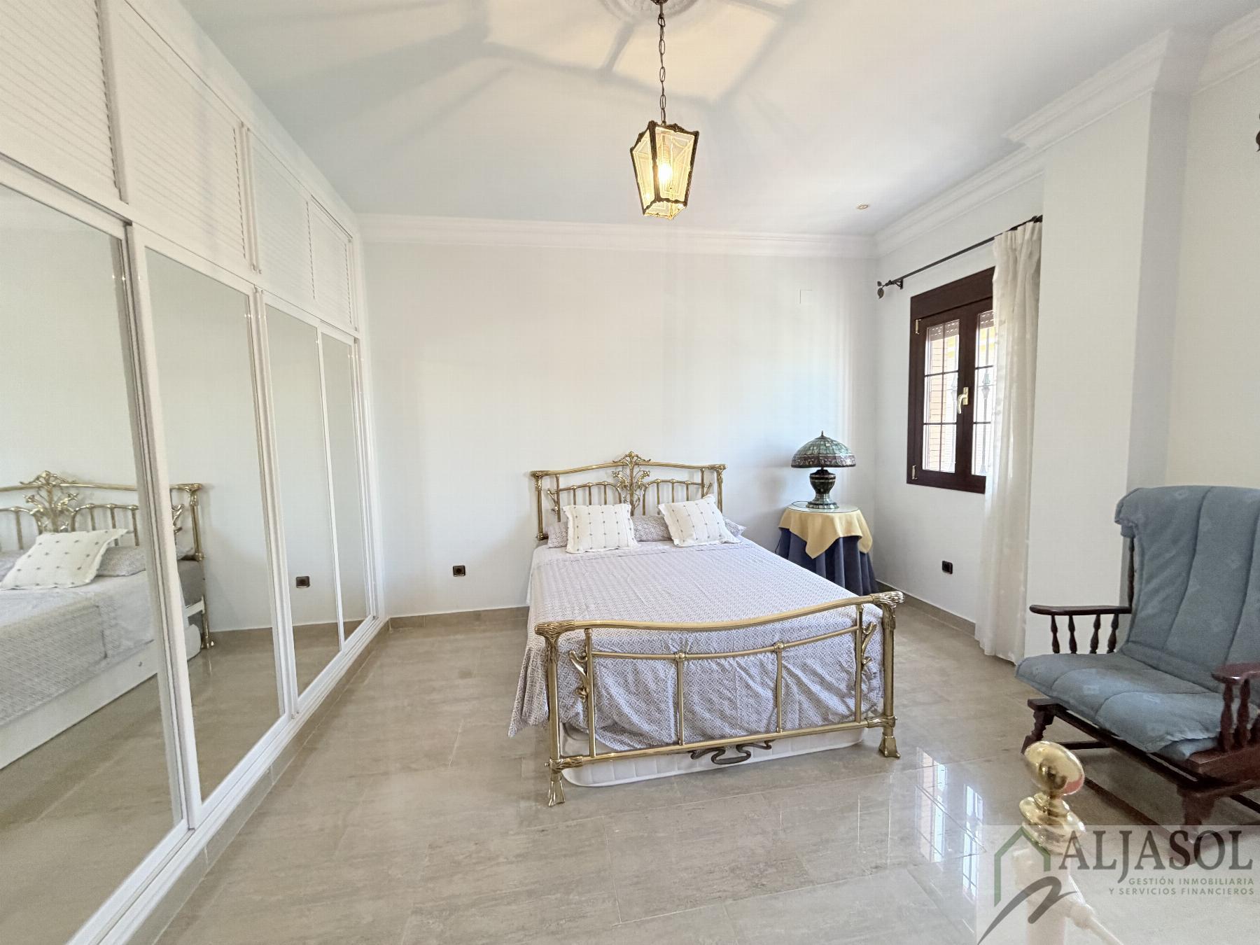 Venta de chalet en Bormujos