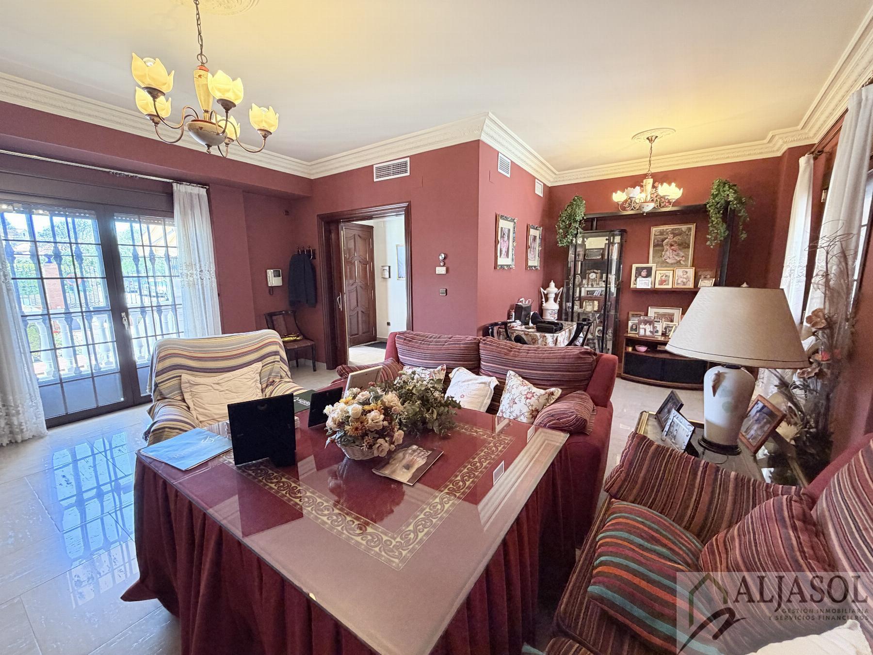 Venta de chalet en Bormujos