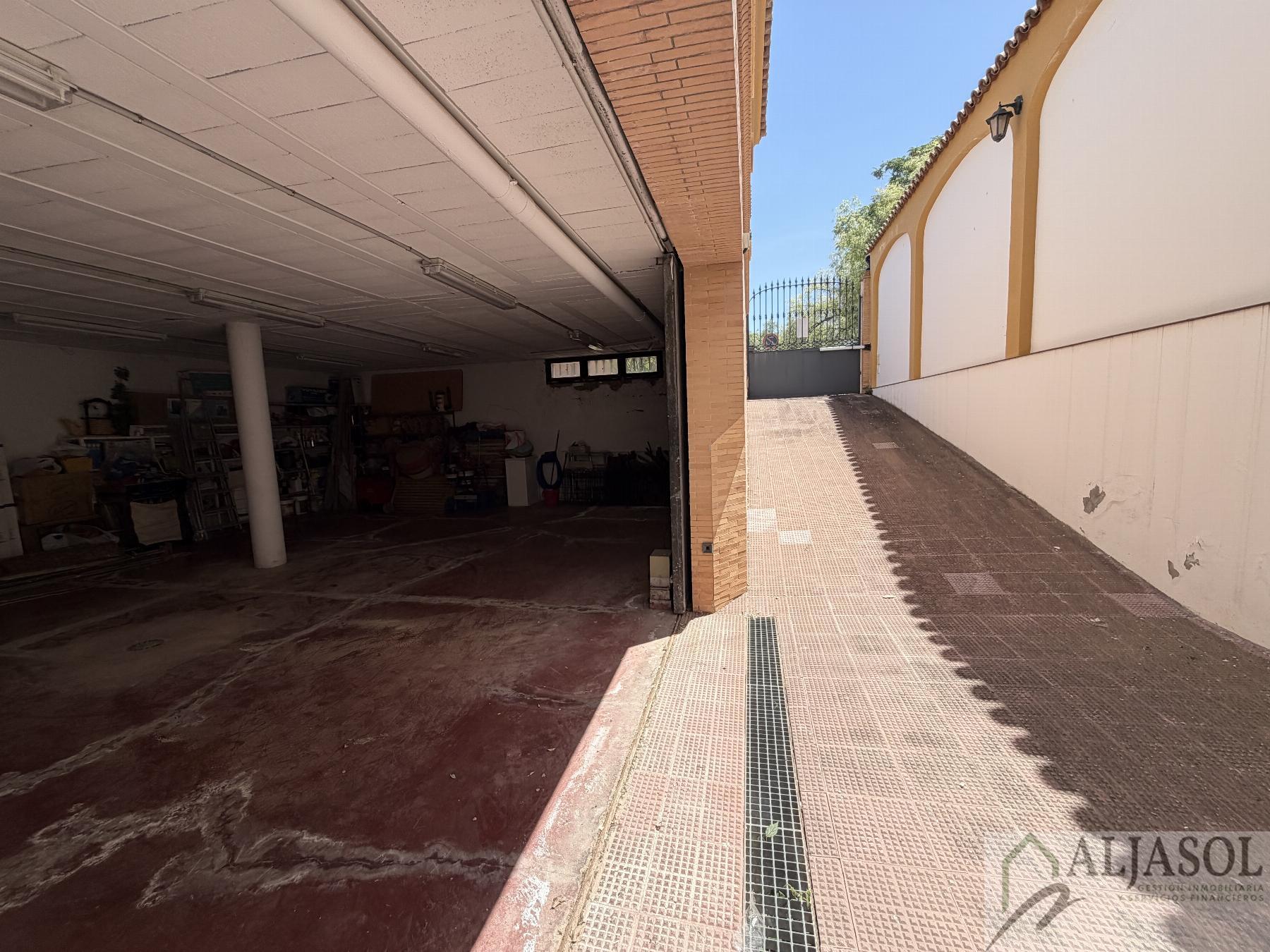 Venta de chalet en Bormujos
