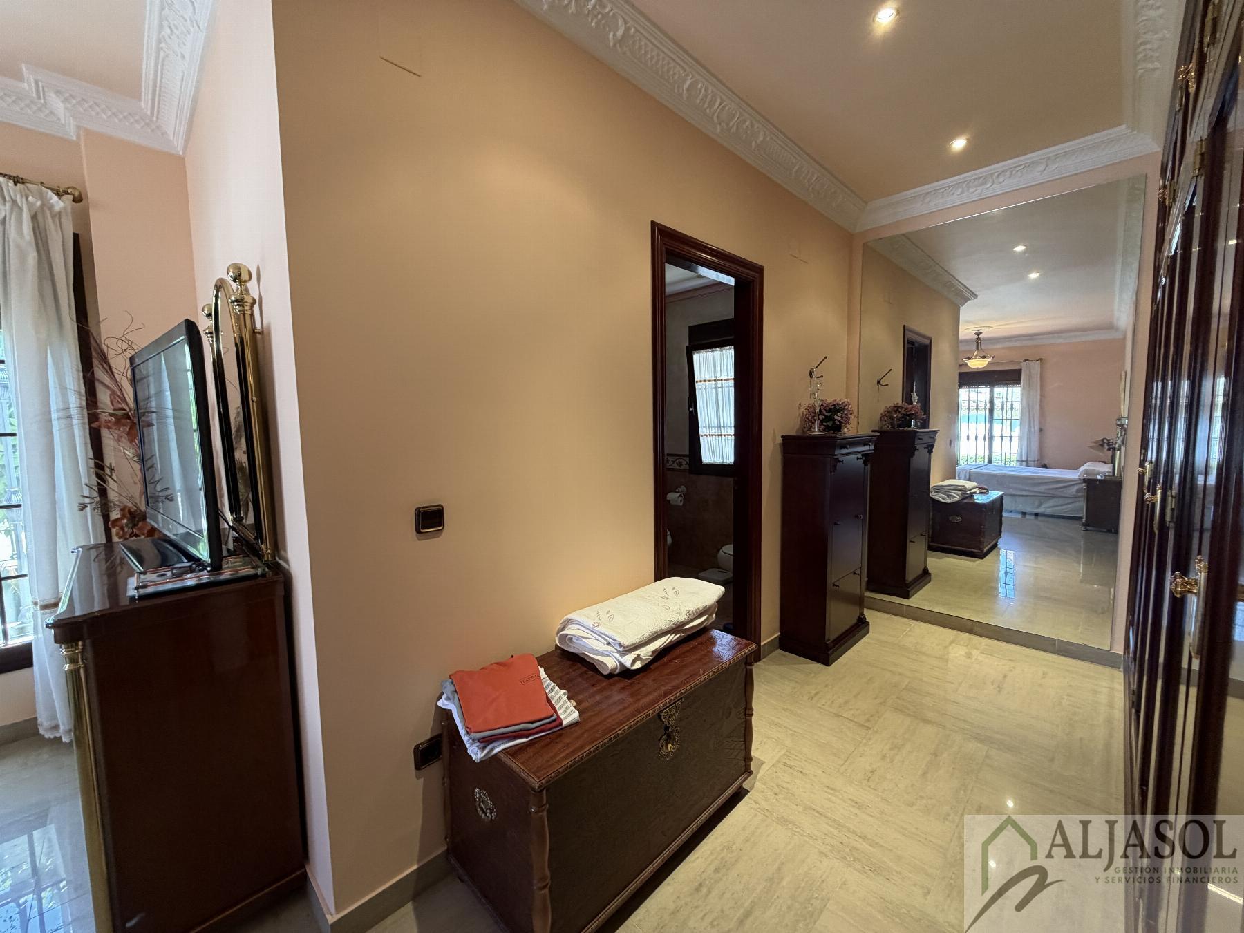 Venta de chalet en Bormujos