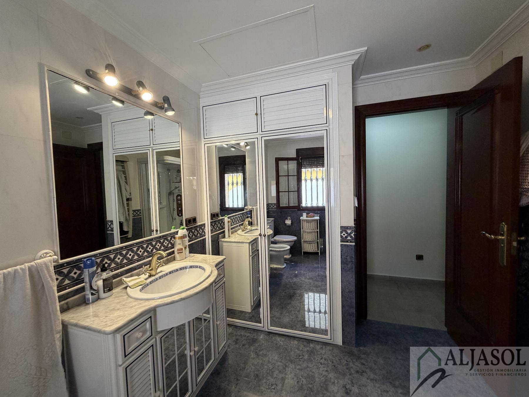 Venta de chalet en Bormujos