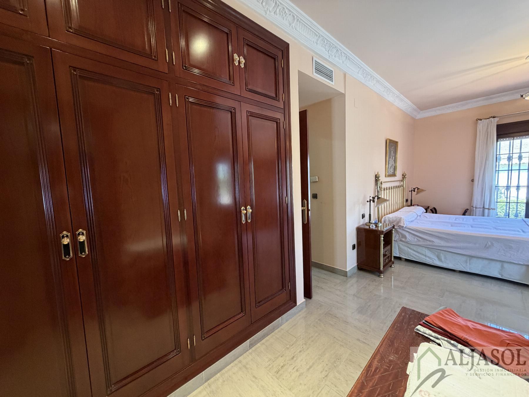 Venta de chalet en Bormujos