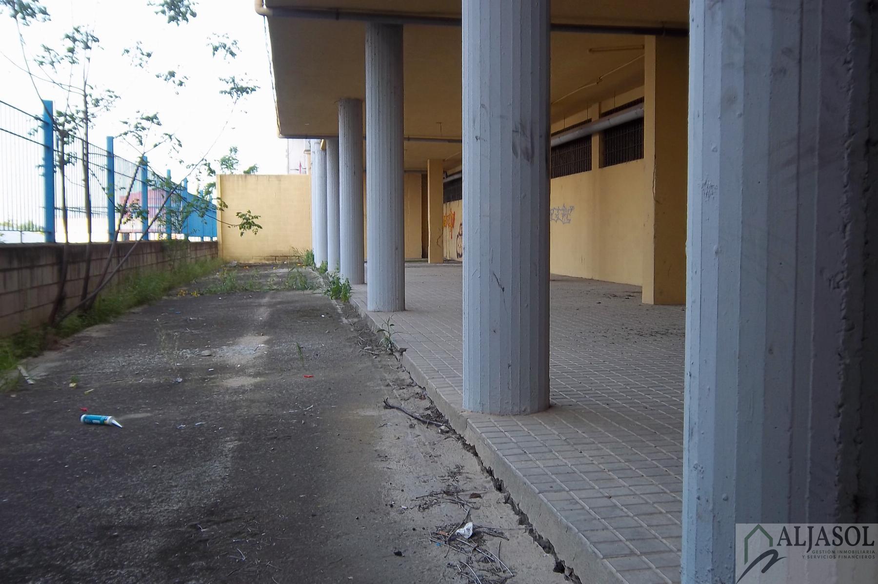 Venta de nave industrial en Tomares