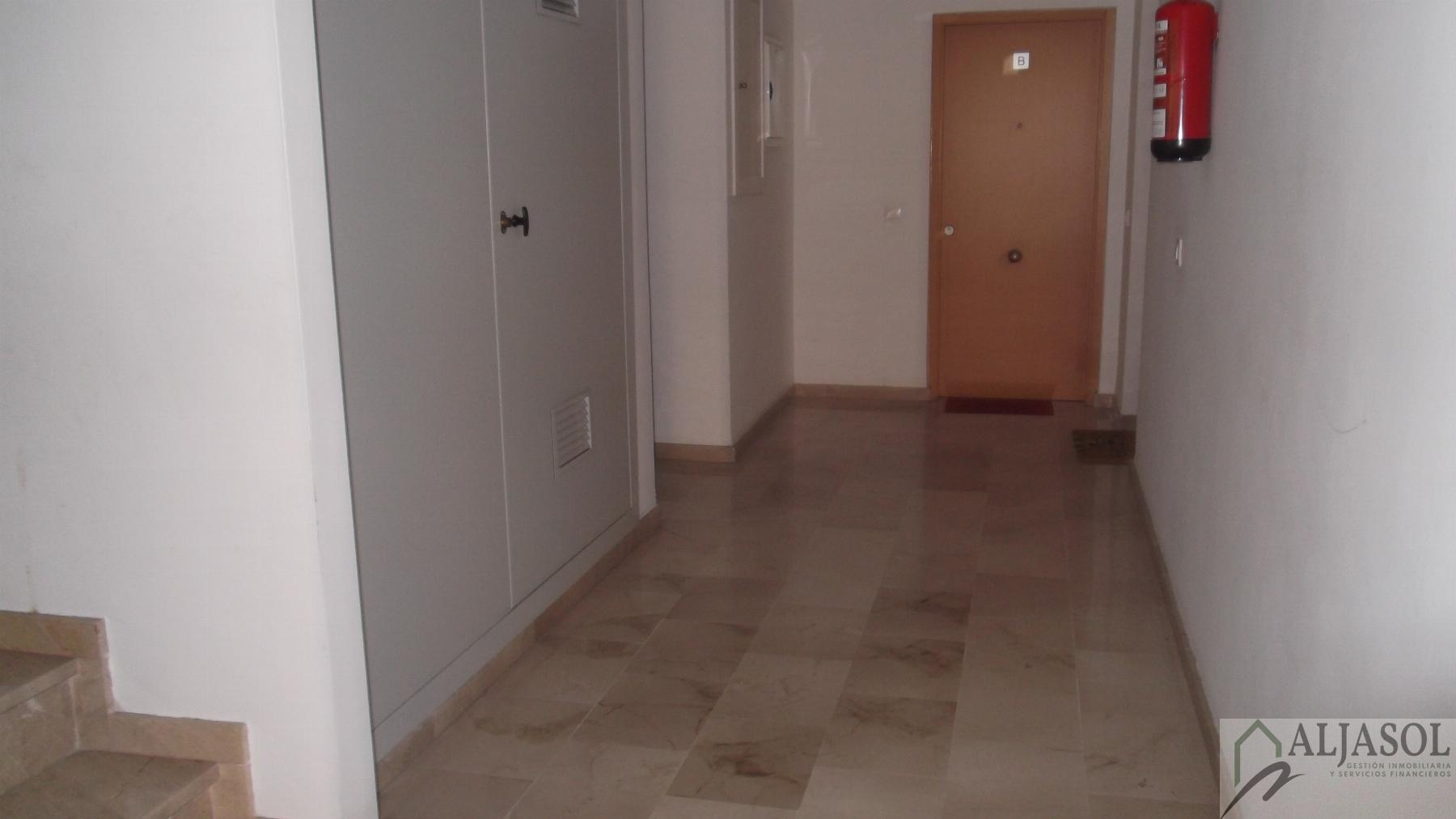 For sale of flat in Bormujos