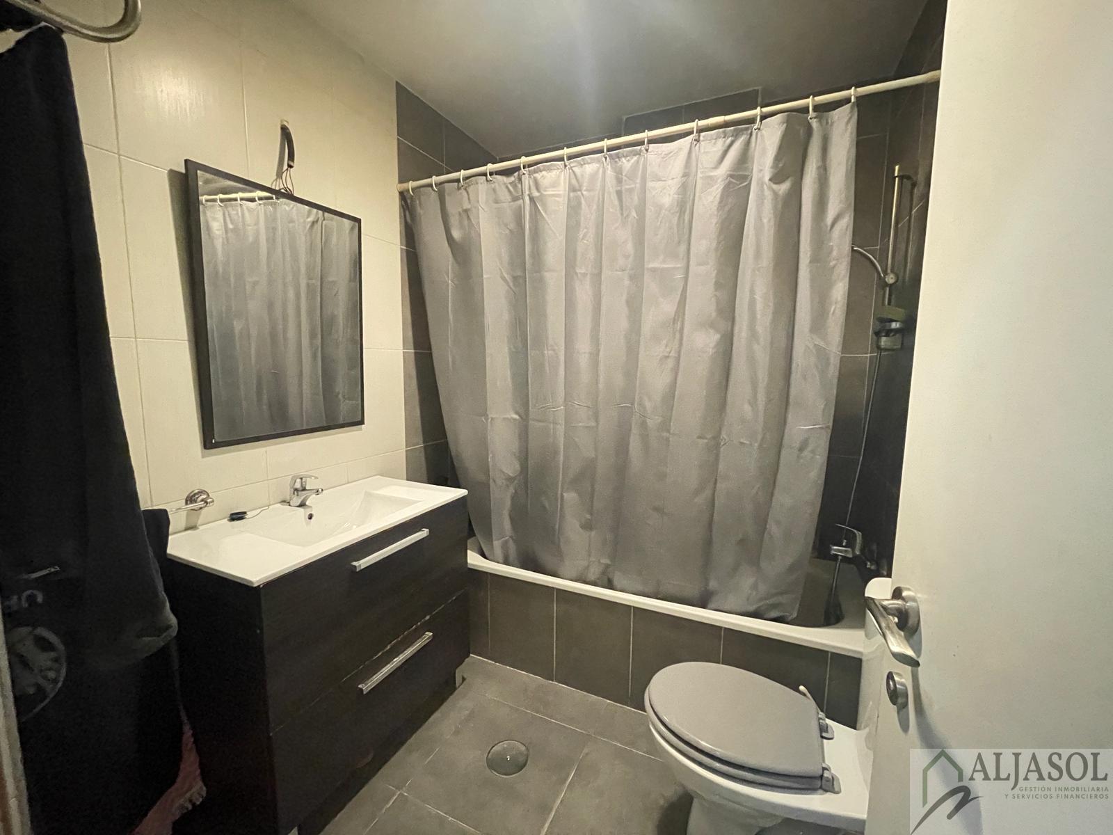 For sale of flat in Bormujos