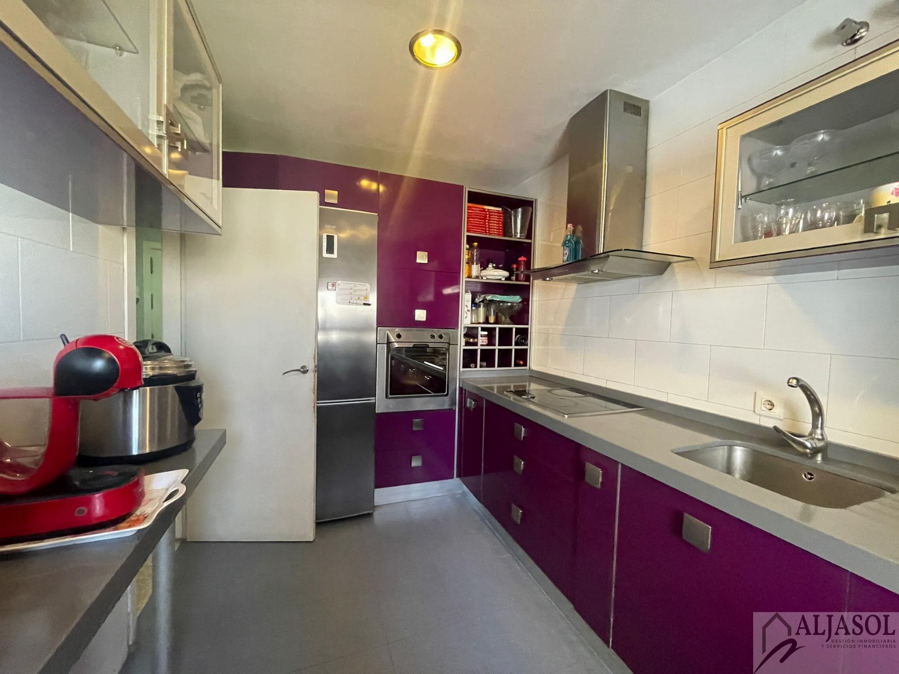 For sale of flat in Bormujos