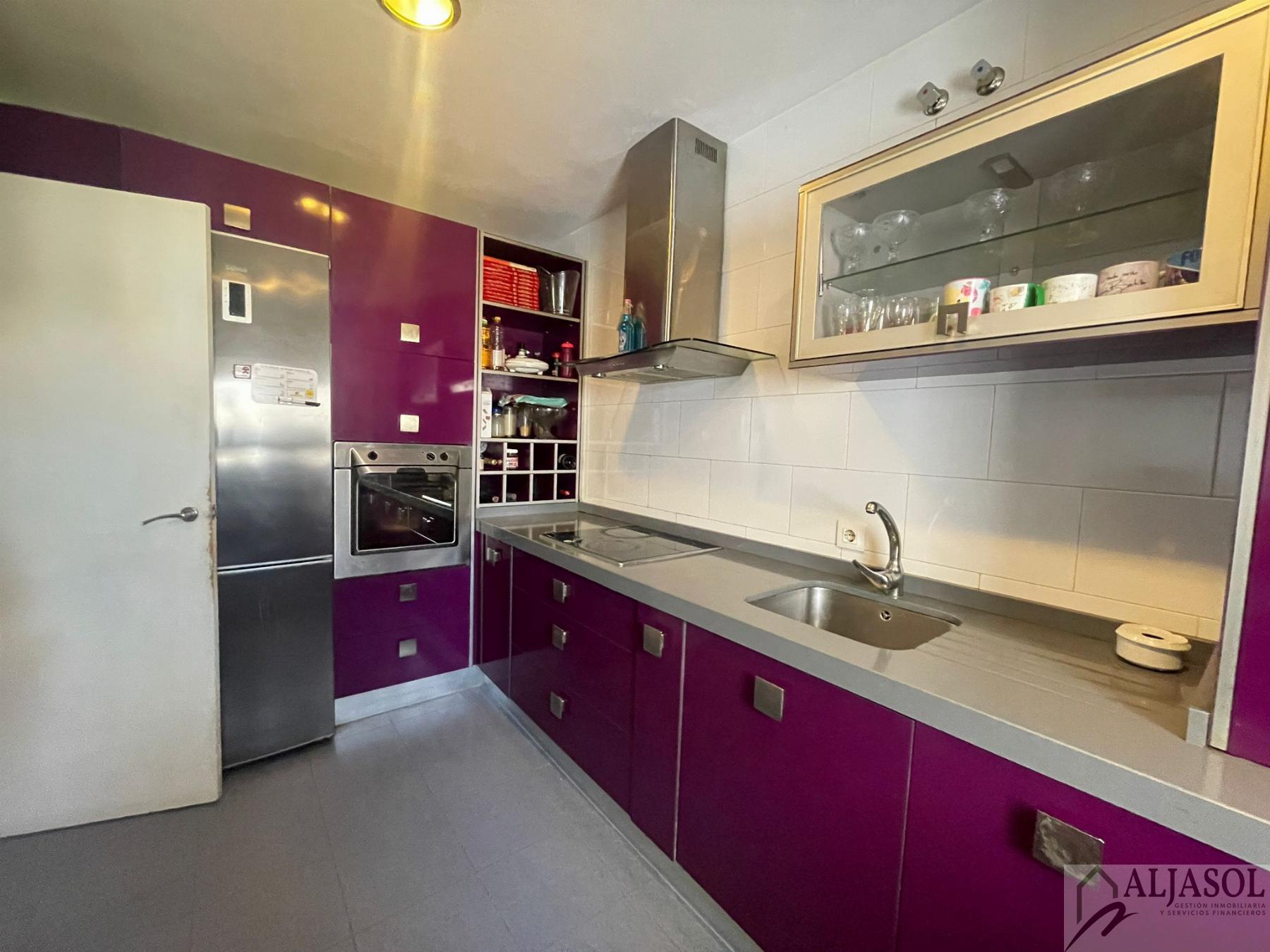 For sale of flat in Bormujos