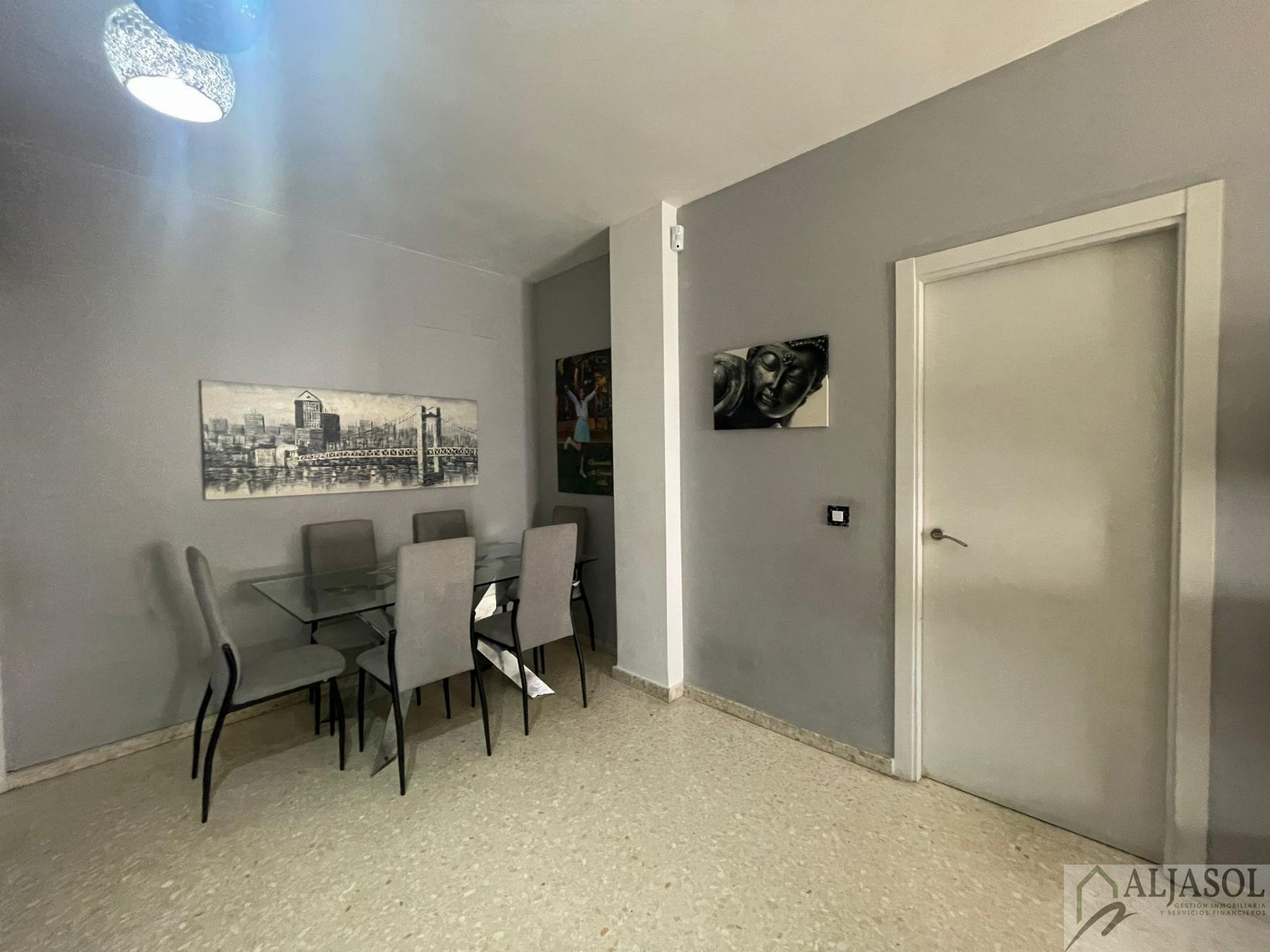 For sale of flat in Bormujos