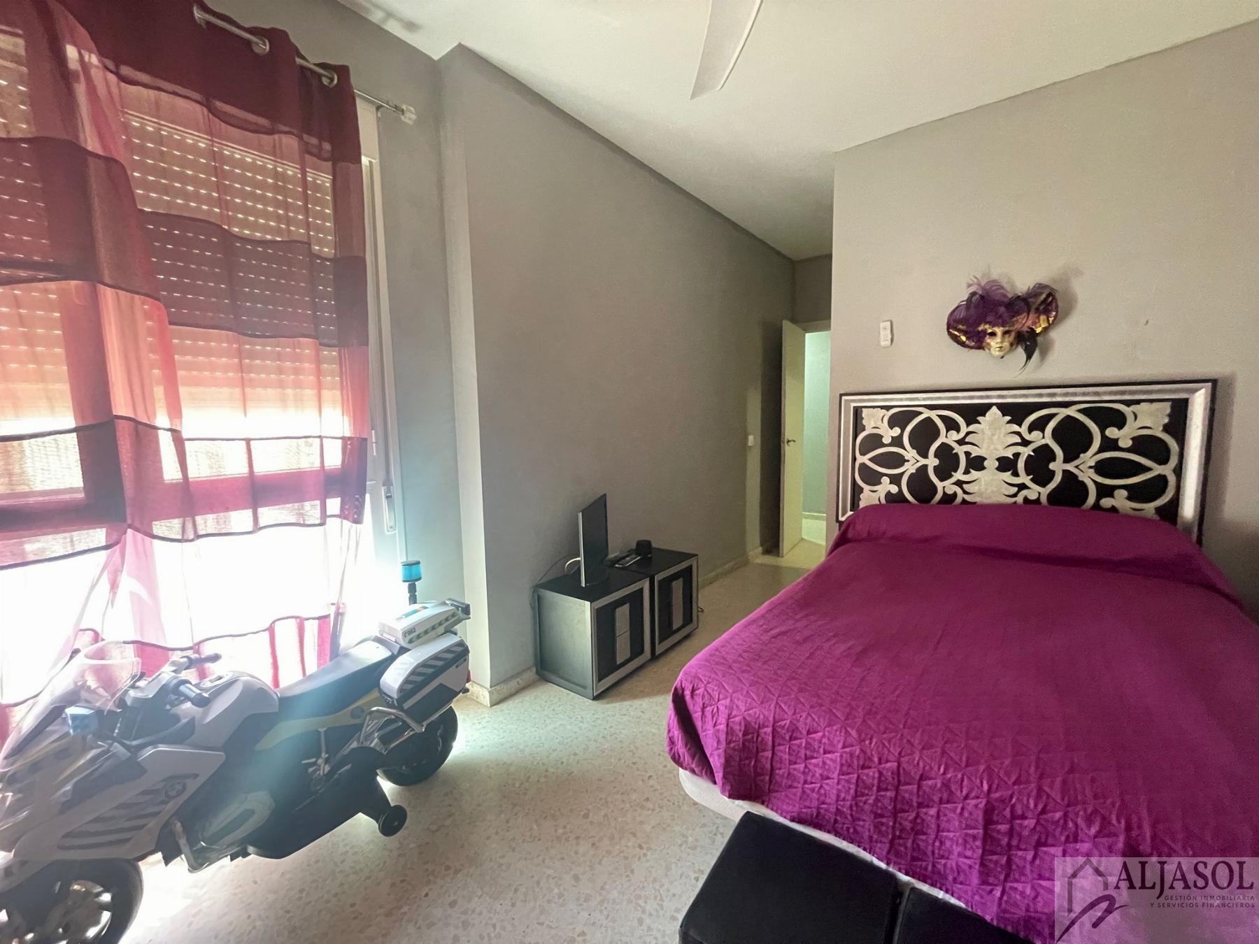 For sale of flat in Bormujos