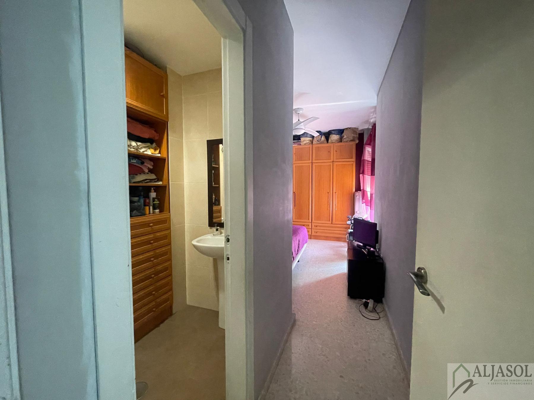 For sale of flat in Bormujos