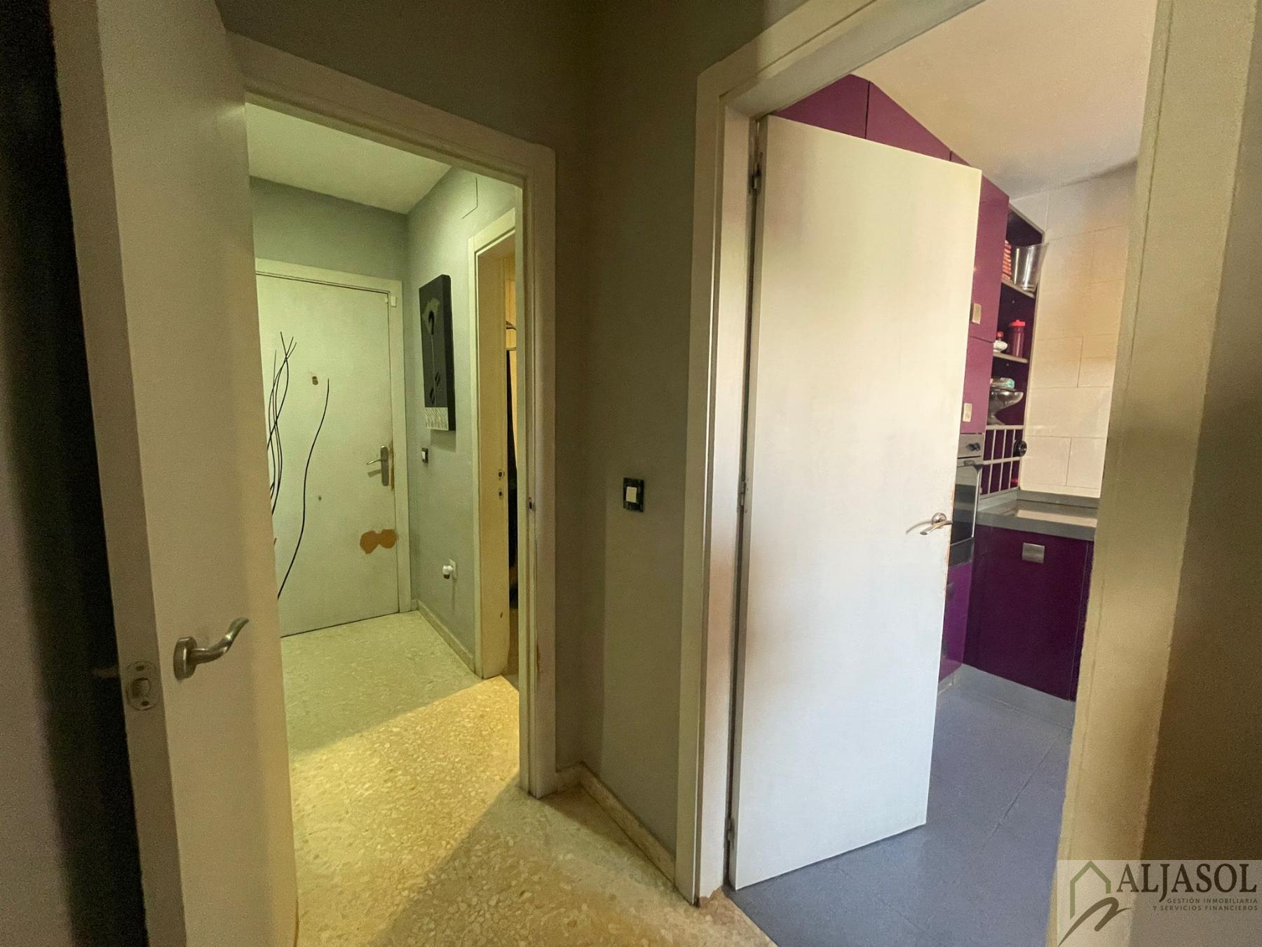 For sale of flat in Bormujos