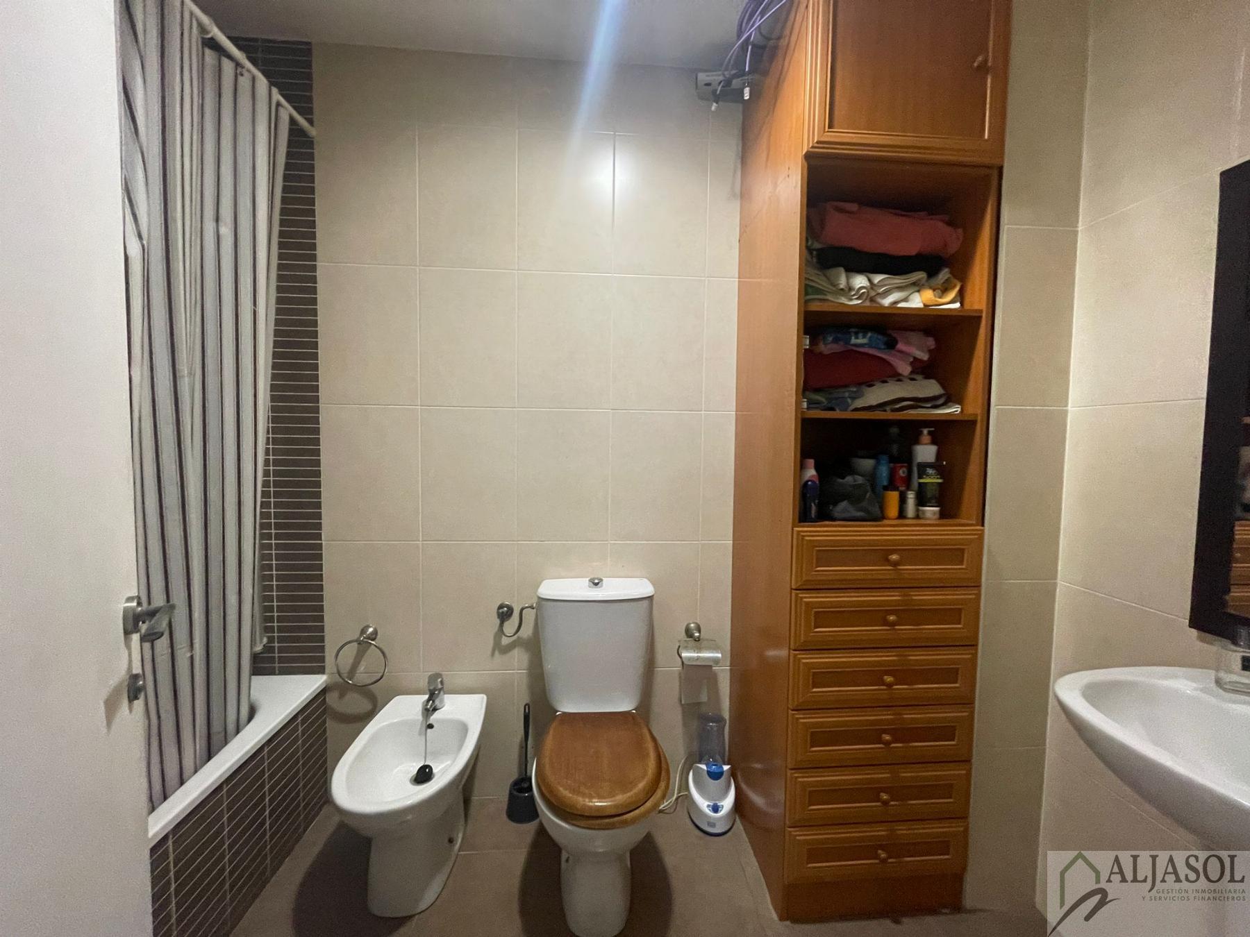 For sale of flat in Bormujos