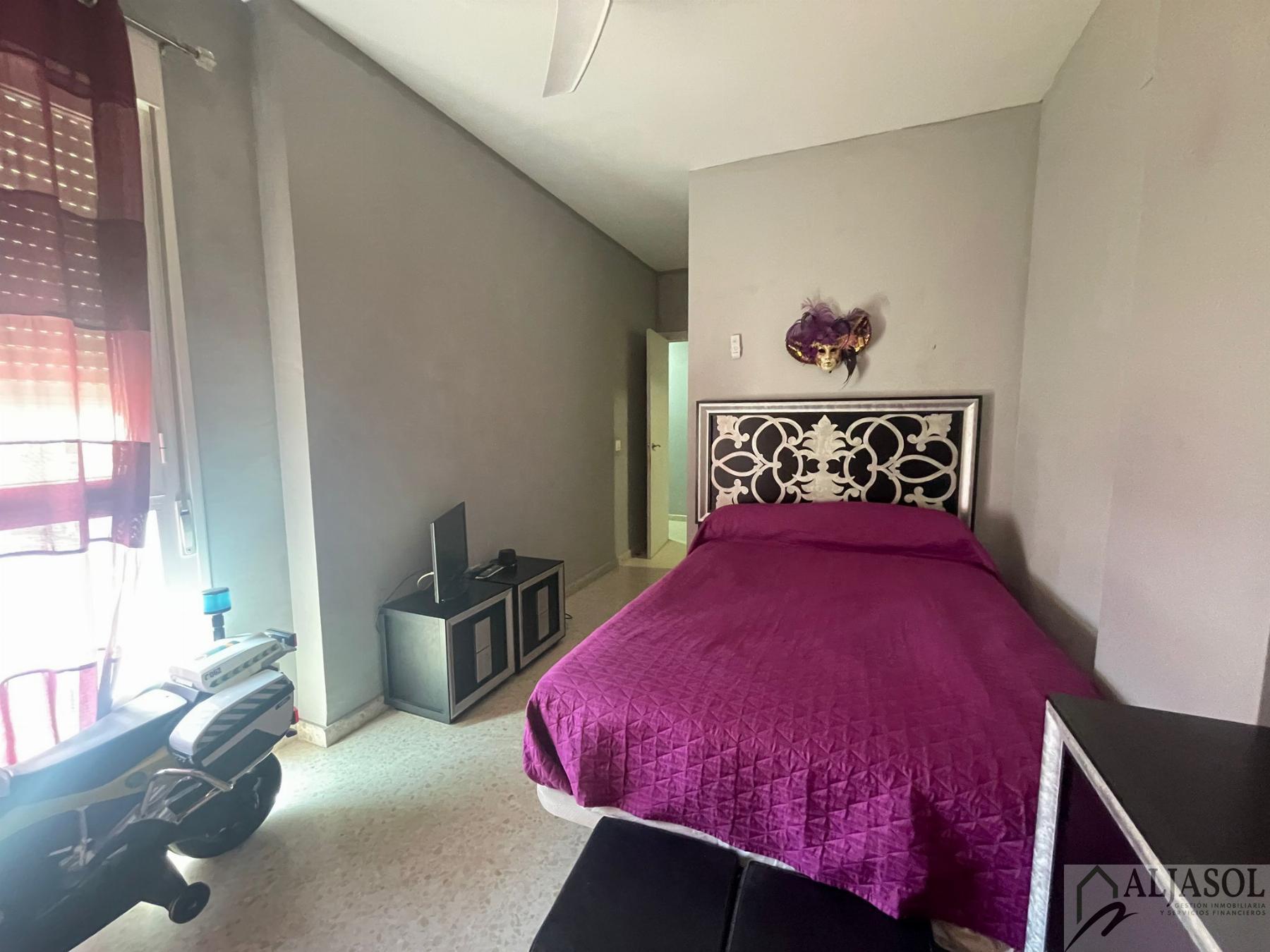 For sale of flat in Bormujos