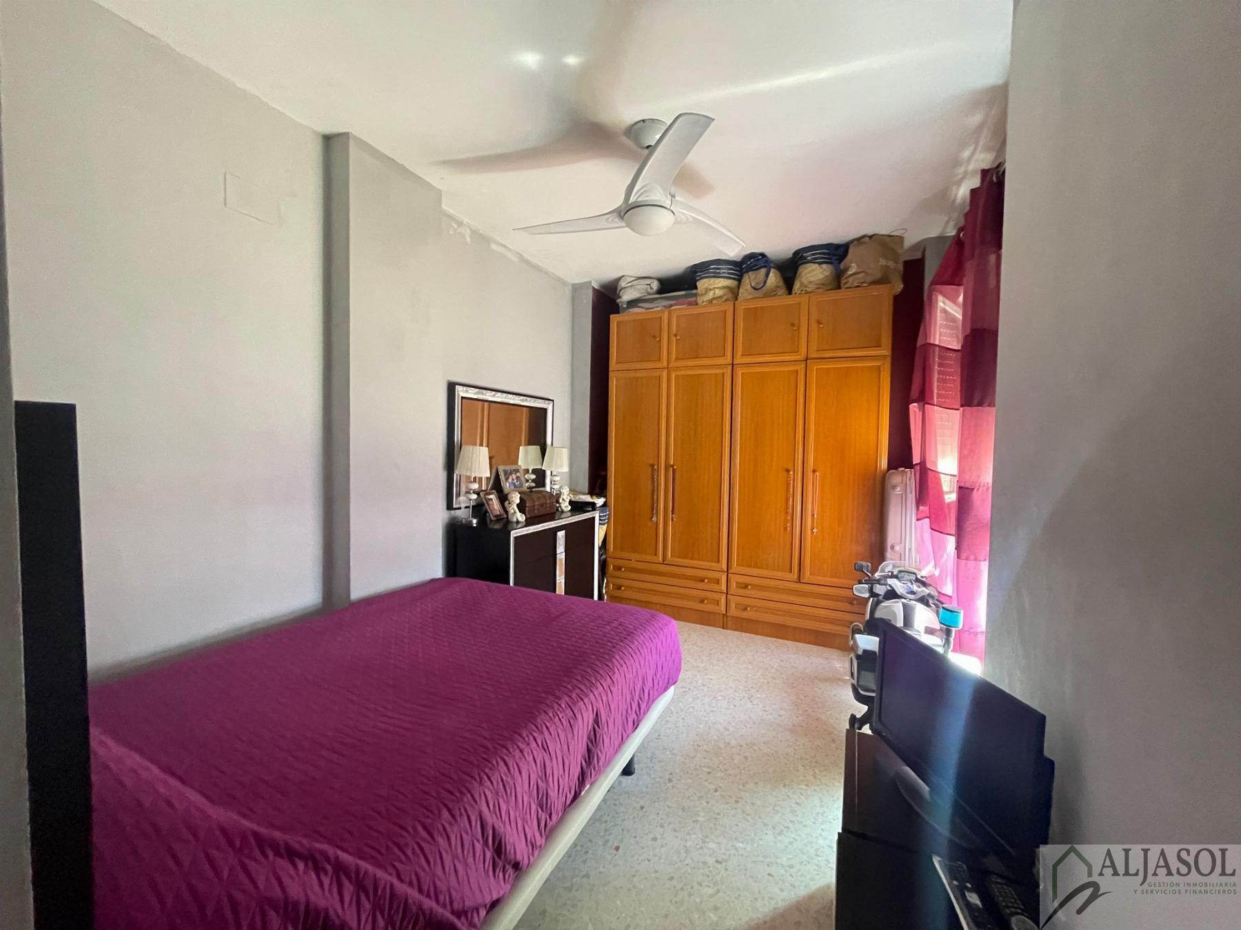 For sale of flat in Bormujos