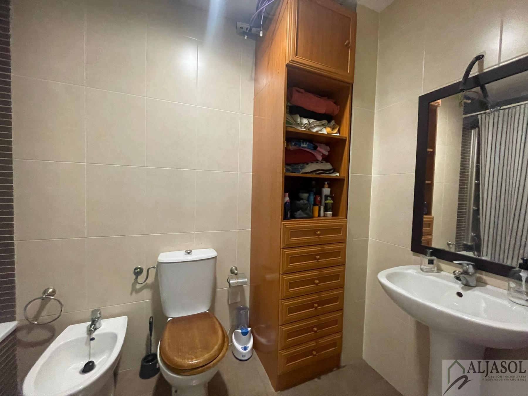 For sale of flat in Bormujos