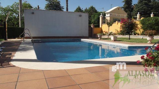 Venta de chalet en Tomares