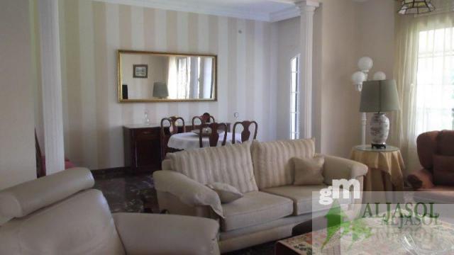 Venta de chalet en Tomares