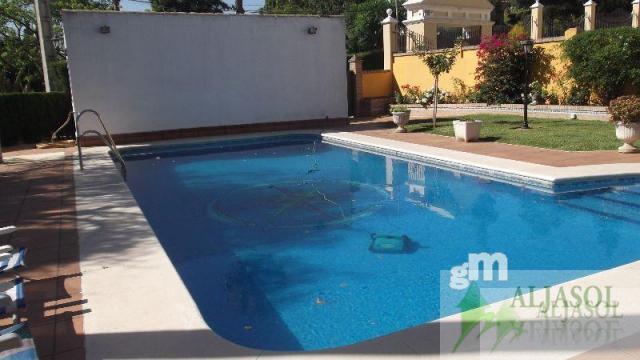 Venta de chalet en Tomares