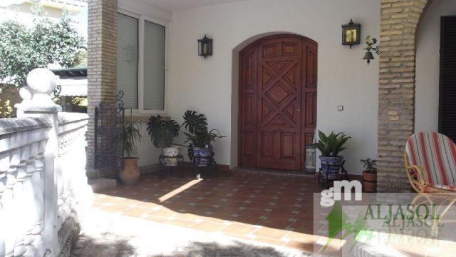 Venta de chalet en Tomares