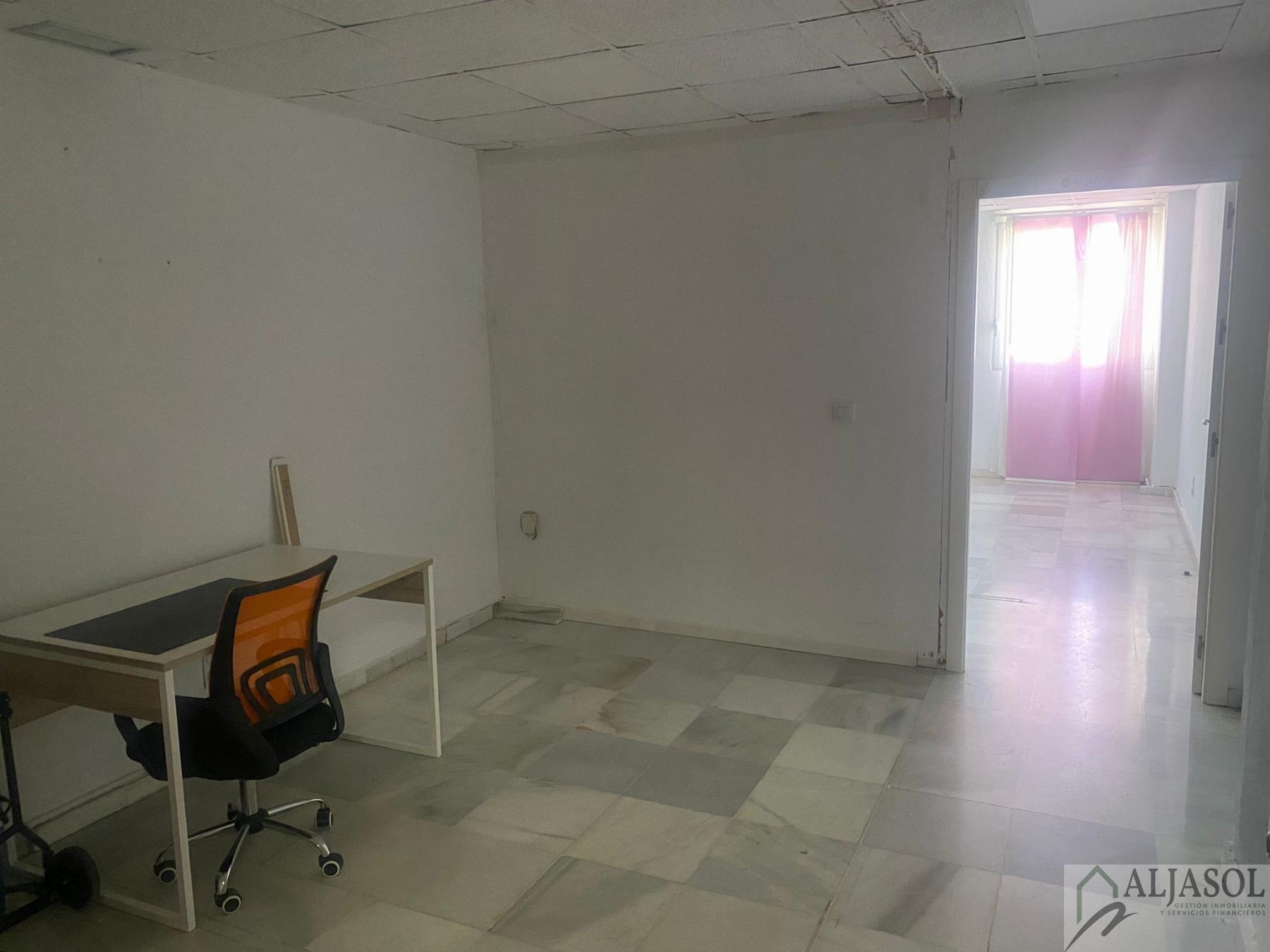 For sale of office in Sevilla