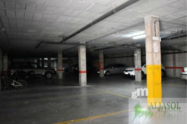 For sale of garage in Gines