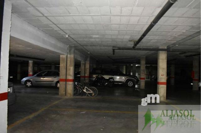 For sale of garage in Gines