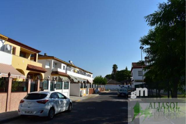 For sale of garage in Gines