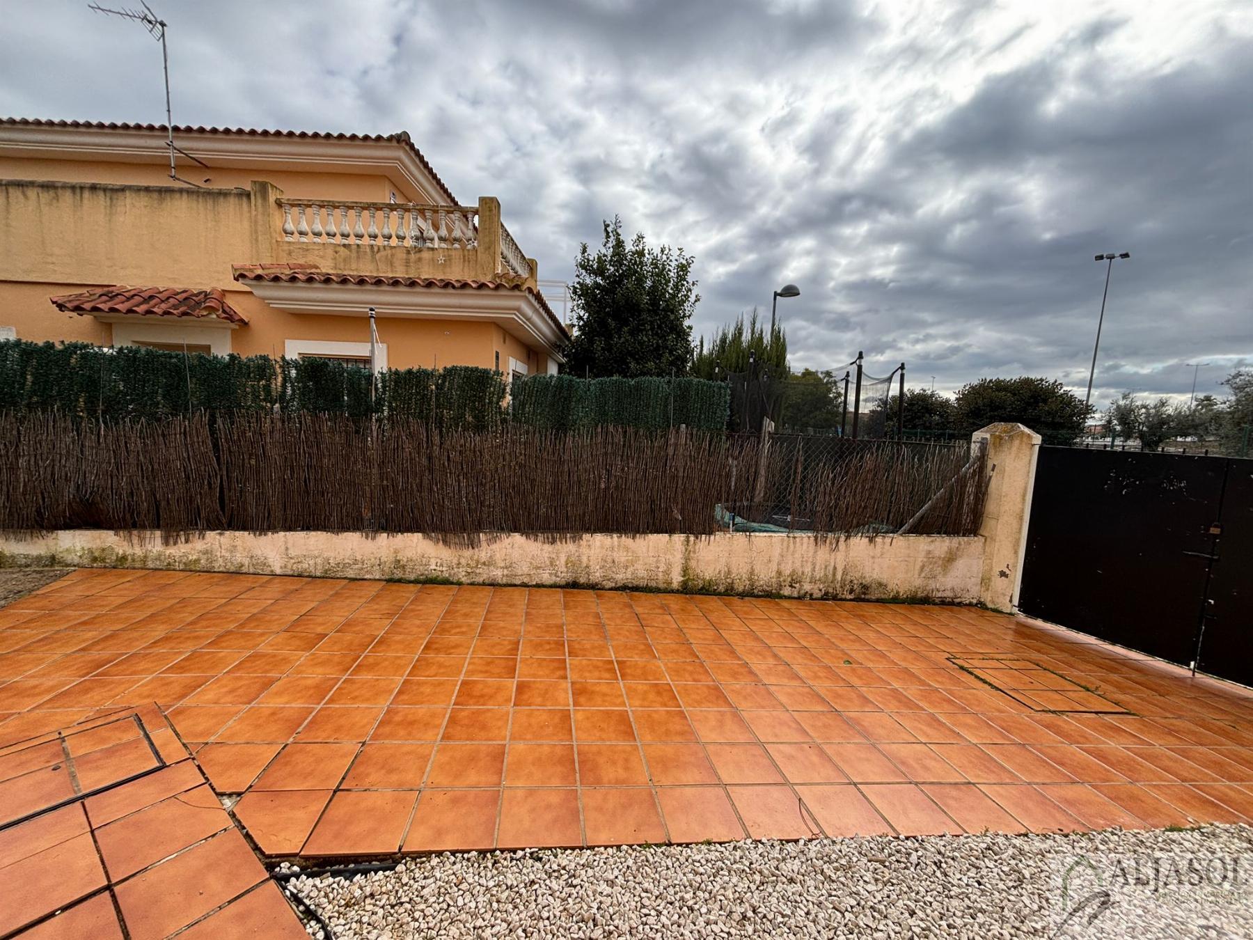 For rent of house in Bollullos de la Mitación