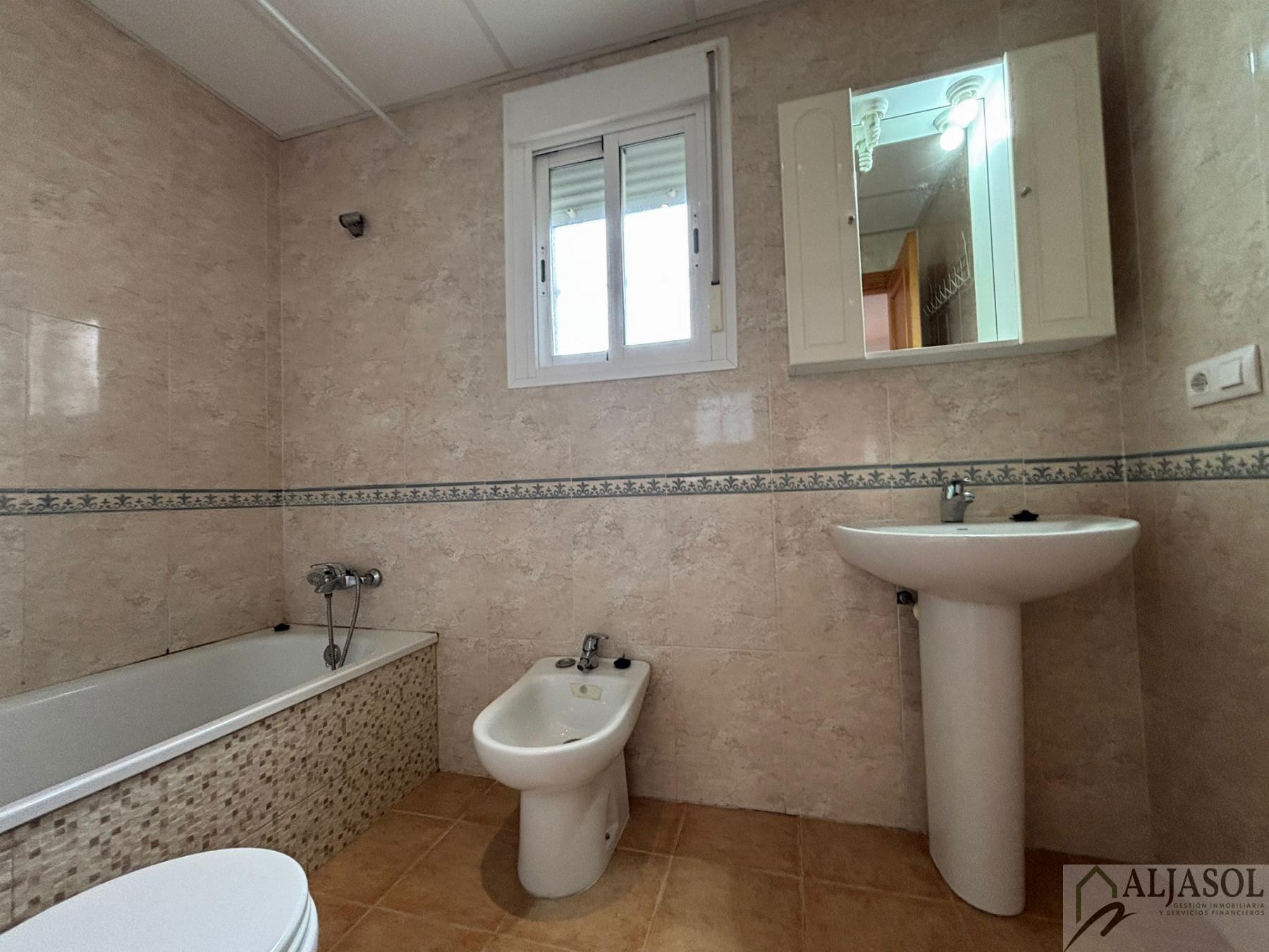 For rent of house in Bollullos de la Mitación