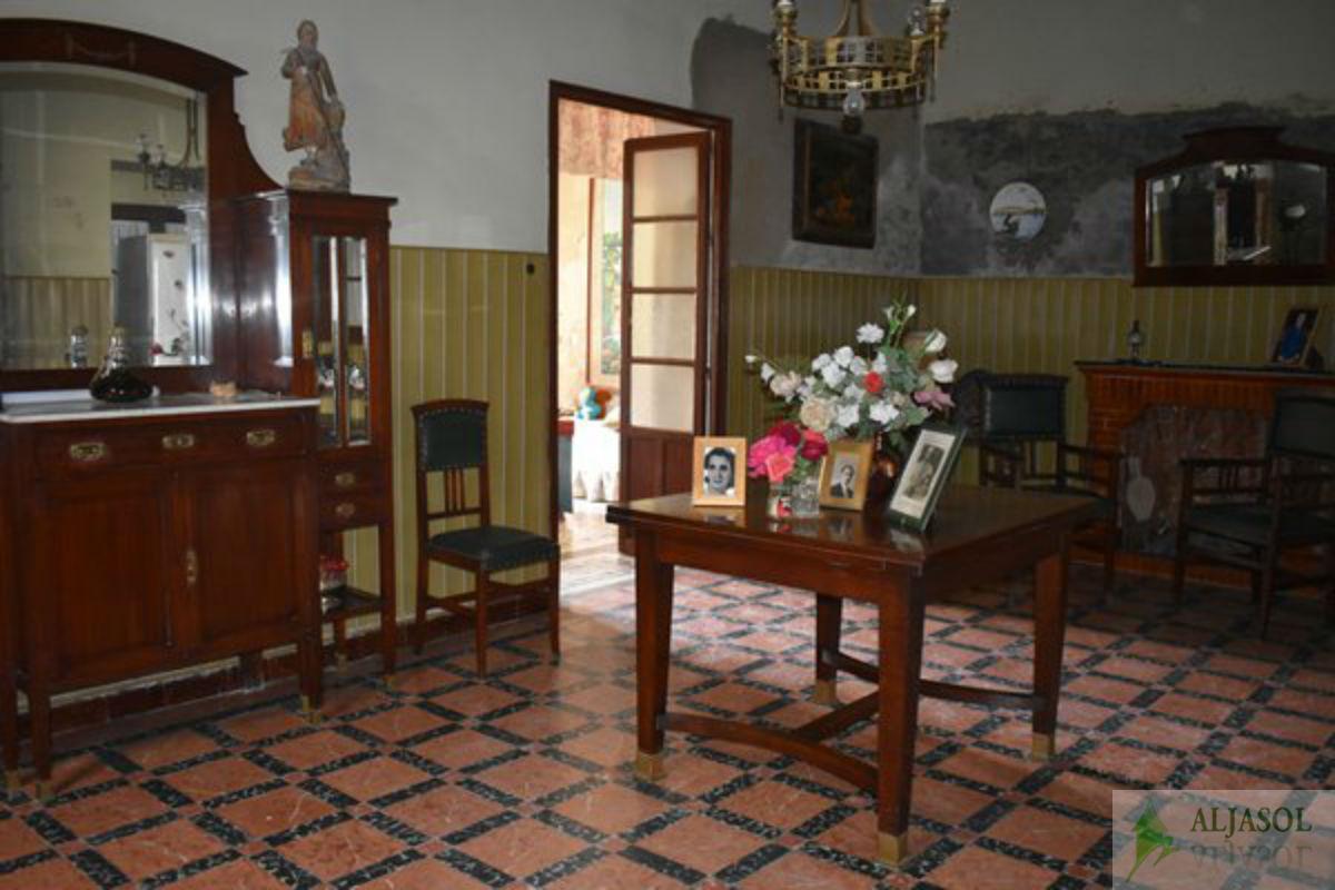 For sale of house in Castilleja de la Cuesta