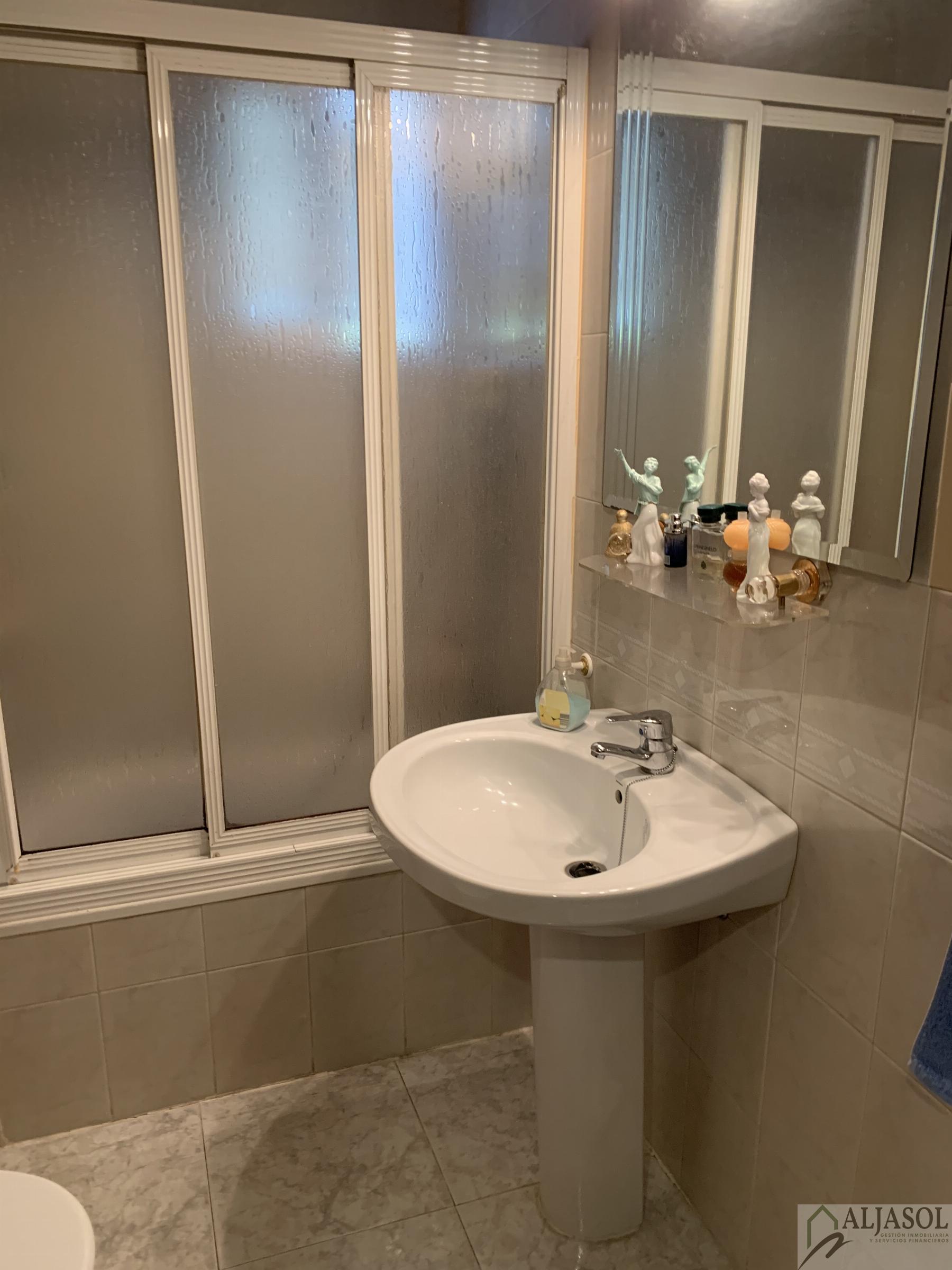 For sale of house in Bormujos