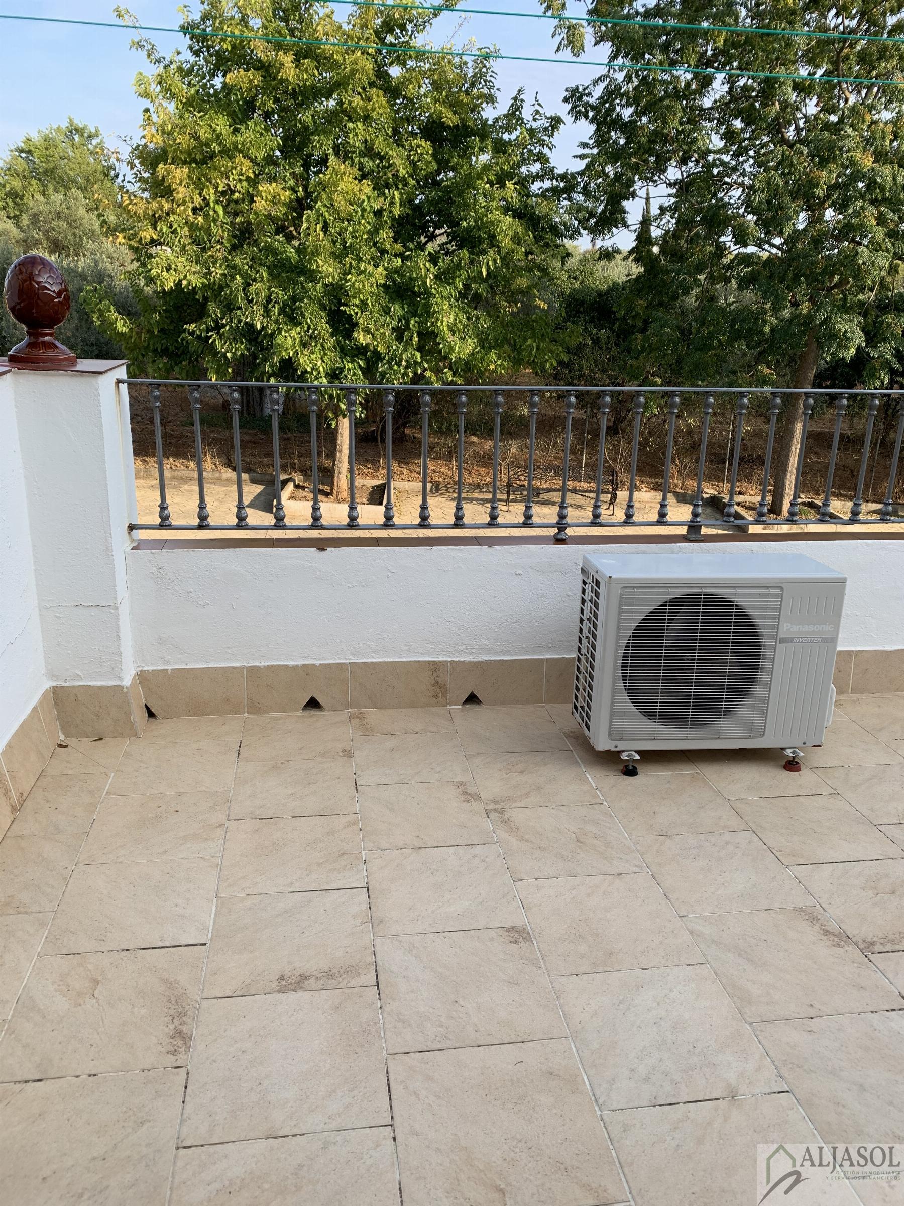 For sale of house in Bormujos